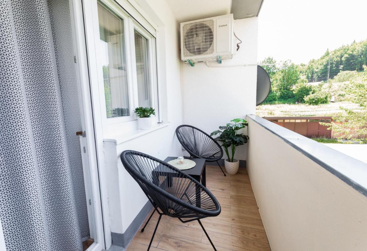 Lynx And Fox Self Check-In Free Parking Apartment Delnice Buitenkant foto